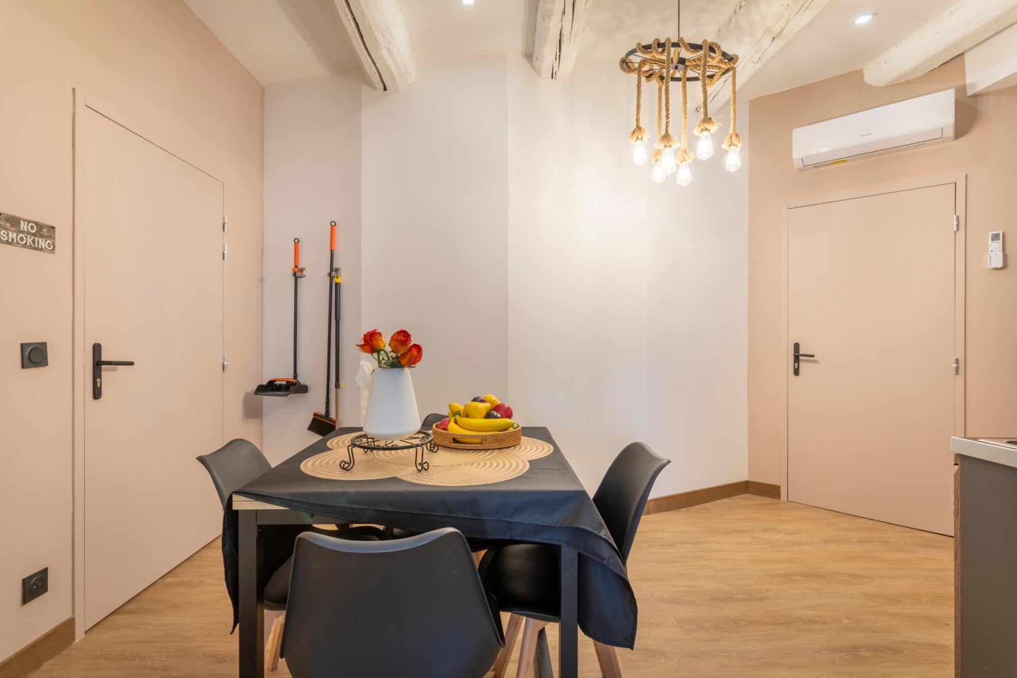 Adira Panier 2 Etoiles Apartment Marseilles