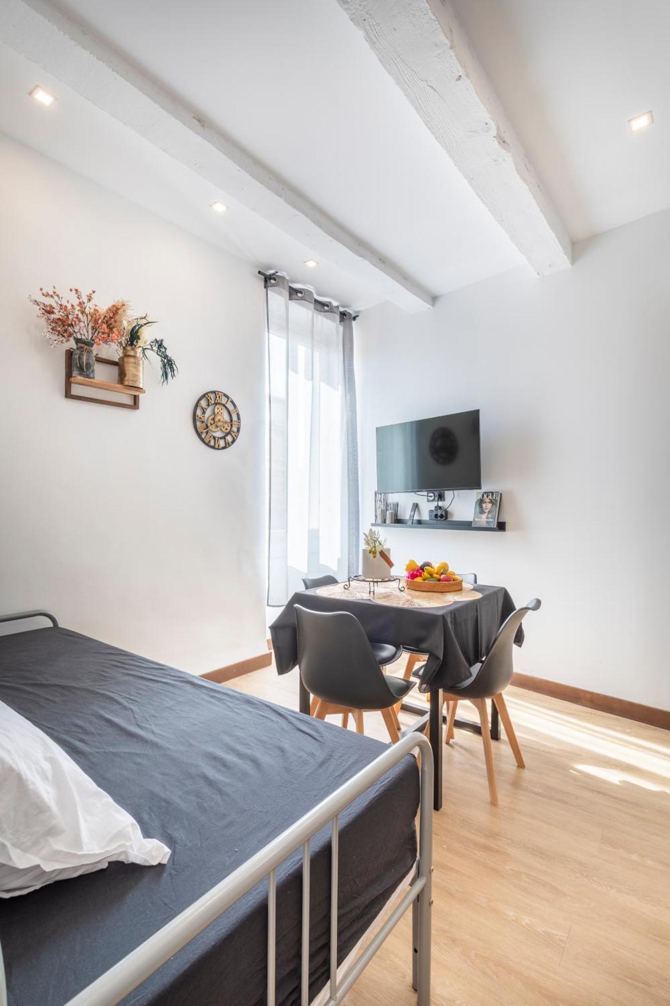 Adira Panier 2 Etoiles Apartment